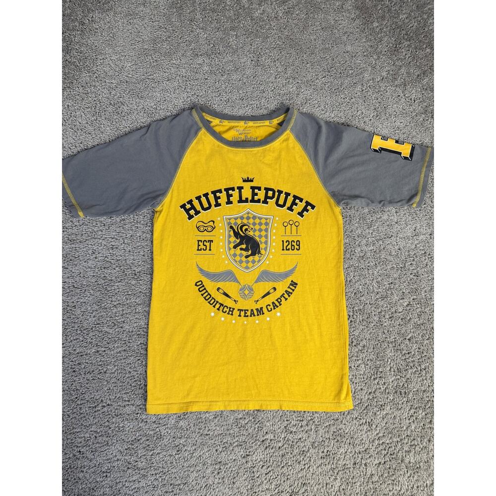 The Wizarding World Of Harry Potter Shirt Mens XS Yellow Hufflepuff Graphic